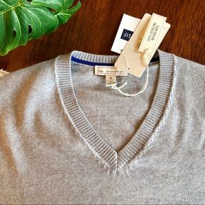 Gap Ultra fine merino wool v-neck sweater M